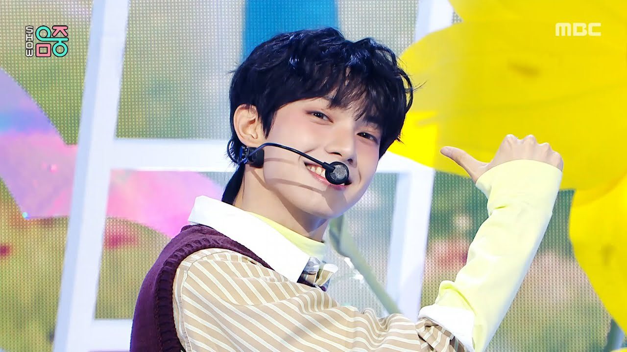 UxYOUxU dance challenge